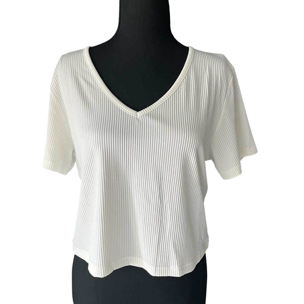 Amazon Women's Cream V-Neck Ribbed Crop Top